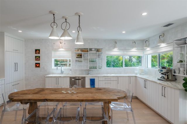 321 CASEY KEY ROAD, Nokomis, FL 34275