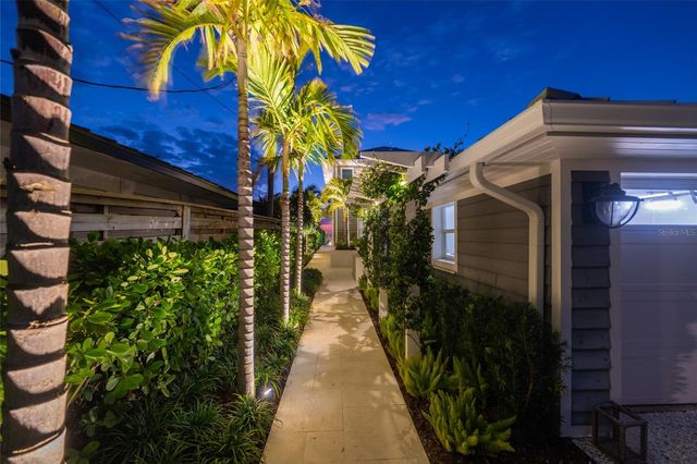 321 CASEY KEY ROAD, Nokomis, FL 34275