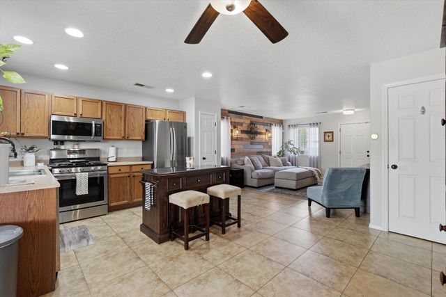 10915 Habanero Way SE, Albuquerque, NM 87123