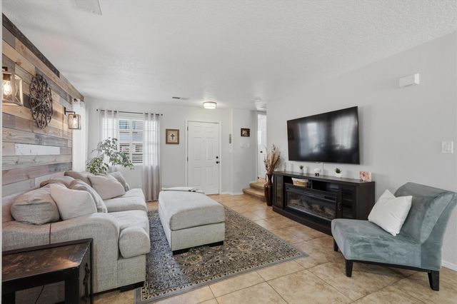 10915 Habanero Way SE, Albuquerque, NM 87123