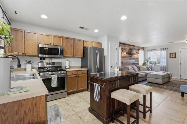 10915 Habanero Way SE, Albuquerque, NM 87123