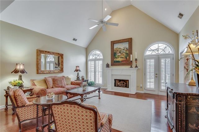 1820 Parkview Court NW, Kennesaw, GA 30152