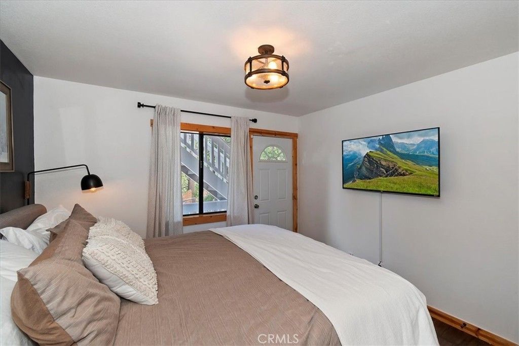 Image 19 of property listing at 804 Sierra Vista, Twin Peaks, CA 92391