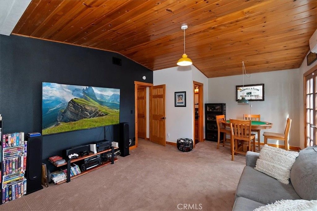 Image 25 of property listing at 804 Sierra Vista, Twin Peaks, CA 92391