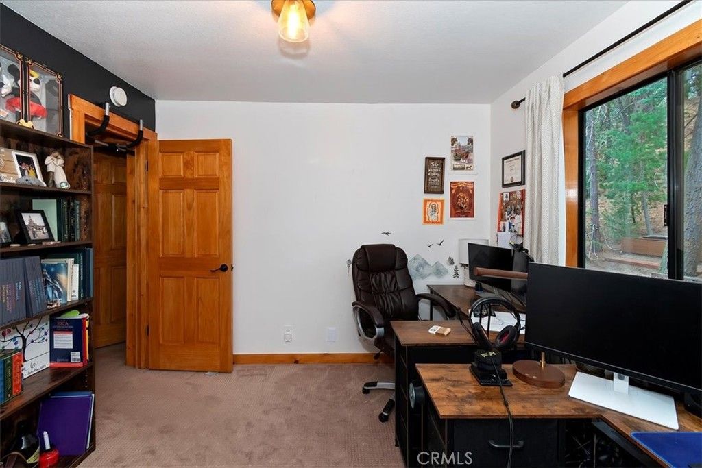 Image 29 of property listing at 804 Sierra Vista, Twin Peaks, CA 92391