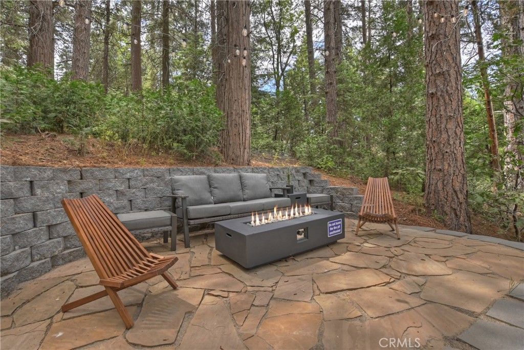 Image 35 of property listing at 804 Sierra Vista, Twin Peaks, CA 92391