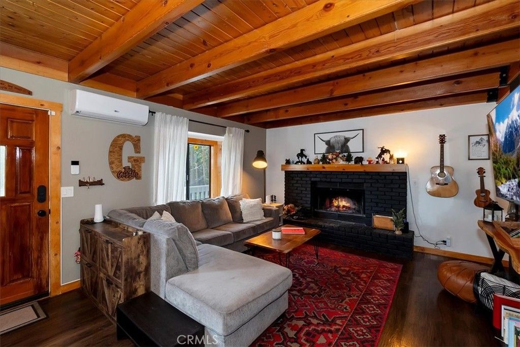 Image 6 of property listing at 804 Sierra Vista, Twin Peaks, CA 92391