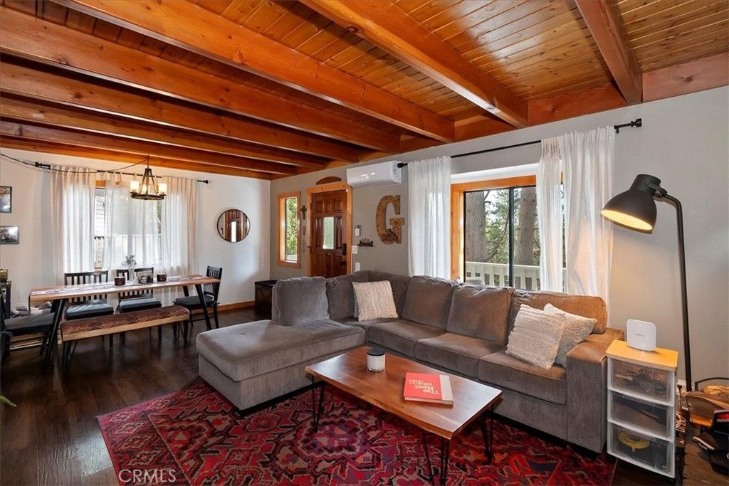 Image 7 of property listing at 804 Sierra Vista, Twin Peaks, CA 92391