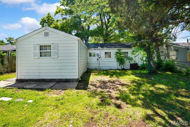 11 Saint Lambert Drive, Cahokia, IL 62206