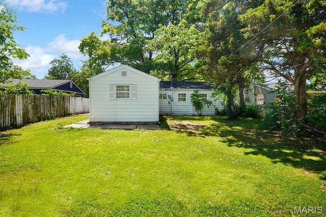 11 Saint Lambert Drive, Cahokia, IL 62206