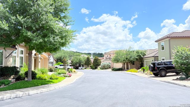 1542 MELANIE CIR, San Antonio, TX 78258