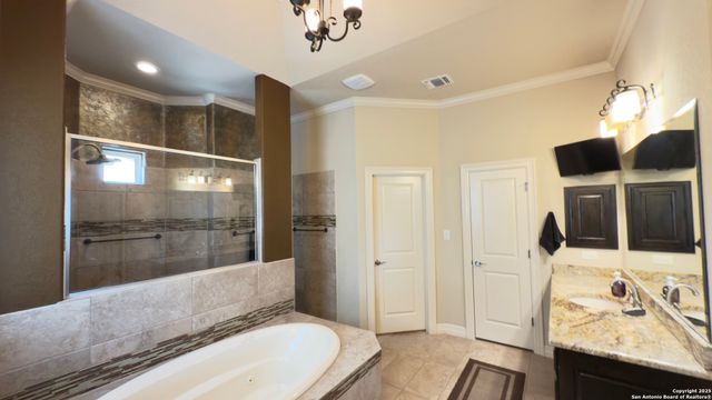 1542 MELANIE CIR, San Antonio, TX 78258