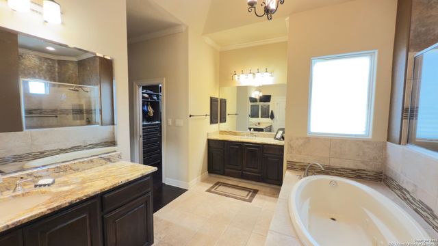 1542 MELANIE CIR, San Antonio, TX 78258