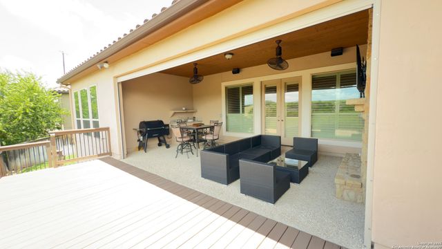 1542 MELANIE CIR, San Antonio, TX 78258