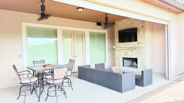 1542 MELANIE CIR, San Antonio, TX 78258