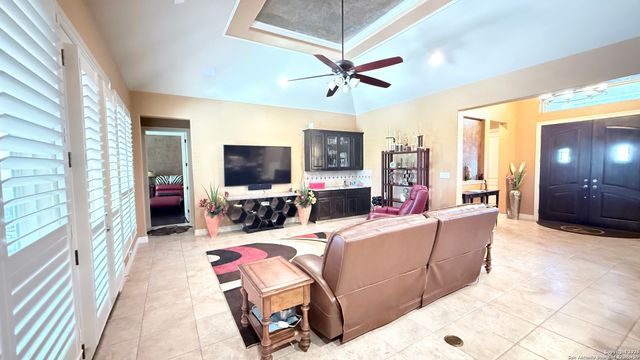 1542 MELANIE CIR, San Antonio, TX 78258
