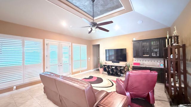 1542 MELANIE CIR, San Antonio, TX 78258