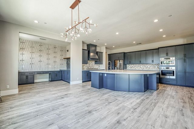 4721 Overstone Avenue, Madera, CA 93636