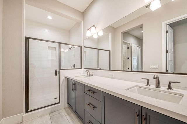 4721 Overstone Avenue, Madera, CA 93636