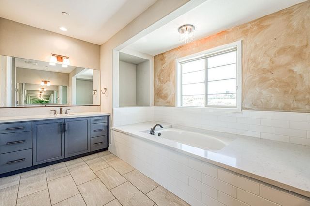 4721 Overstone Avenue, Madera, CA 93636