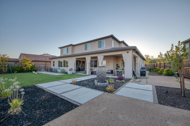 4721 Overstone Avenue, Madera, CA 93636