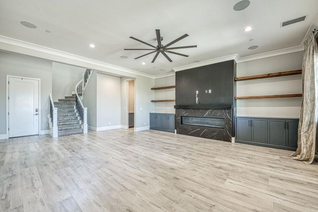 4721 Overstone Avenue, Madera, CA 93636