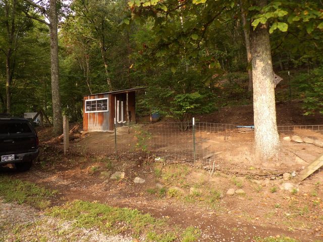 499 Johnson Loop Road, Pikeville, TN 37367