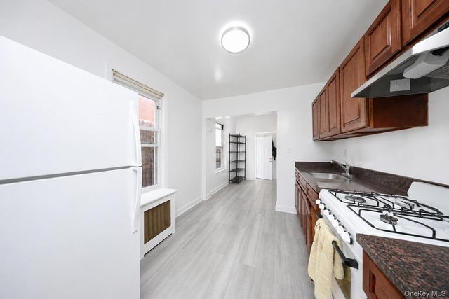 33 Avenue U, Brooklyn, NY 11223