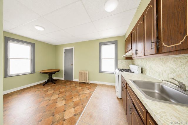 33 Avenue U, Brooklyn, NY 11223