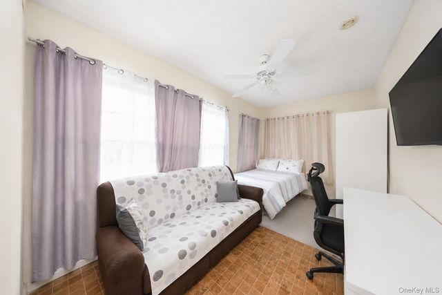33 Avenue U, Brooklyn, NY 11223