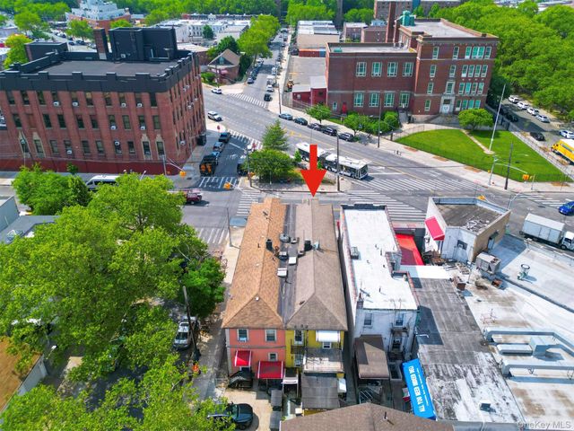 33 Avenue U, Brooklyn, NY 11223