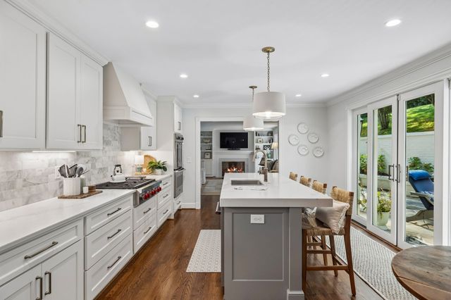 2301 Chickering Ln, Nashville, TN 37215