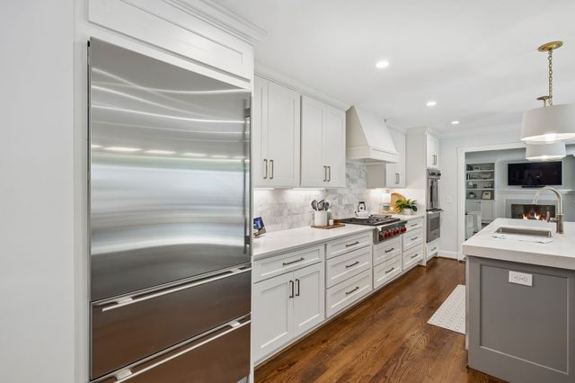 2301 Chickering Ln, Nashville, TN 37215