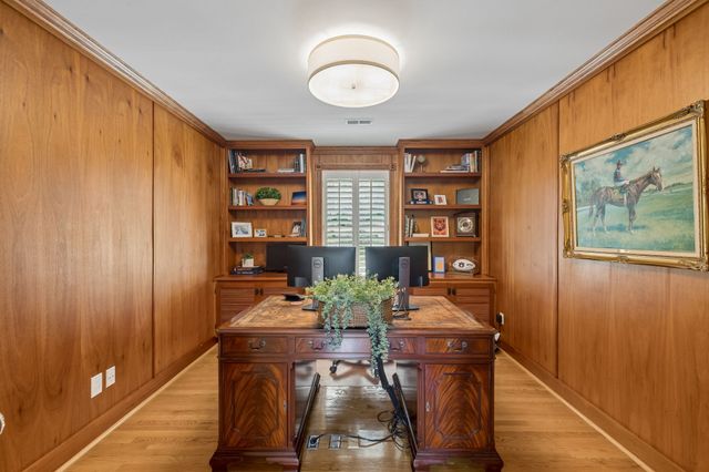 2301 Chickering Ln, Nashville, TN 37215