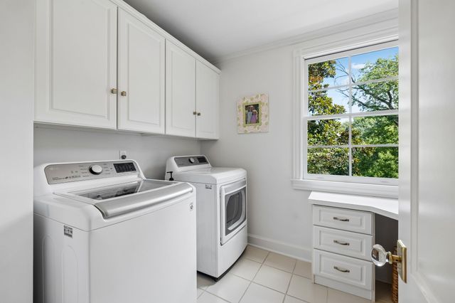 2301 Chickering Ln, Nashville, TN 37215