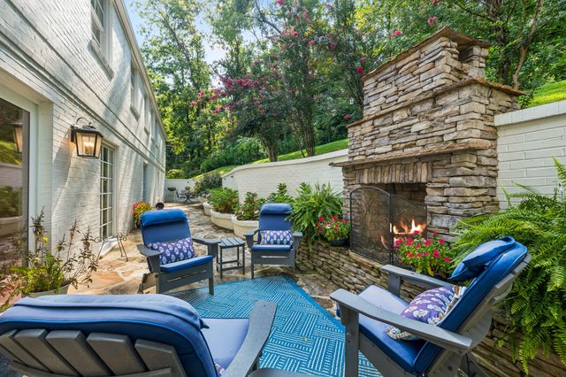 2301 Chickering Ln, Nashville, TN 37215