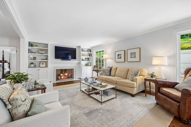 2301 Chickering Ln, Nashville, TN 37215