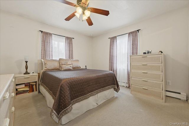 25 Gleaner Lane, Levittown, NY 11756