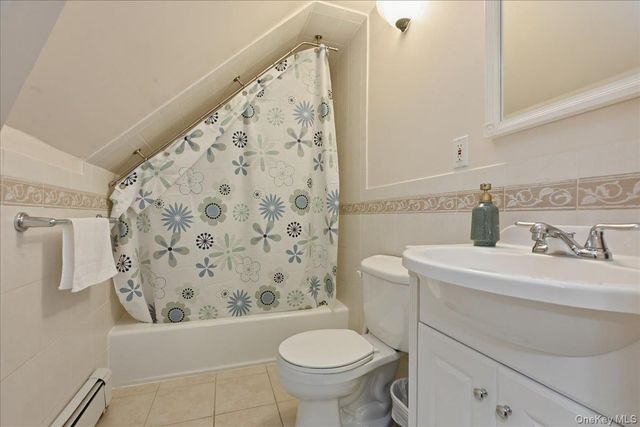 25 Gleaner Lane, Levittown, NY 11756