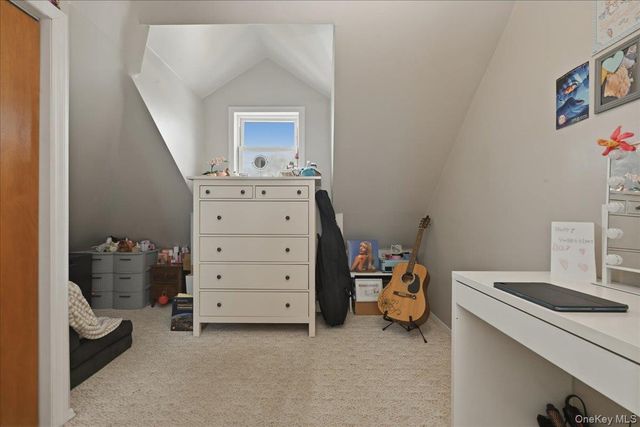 25 Gleaner Lane, Levittown, NY 11756