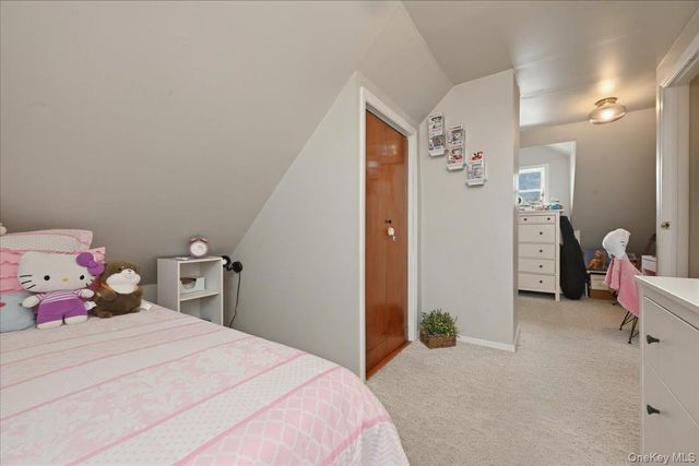 25 Gleaner Lane, Levittown, NY 11756