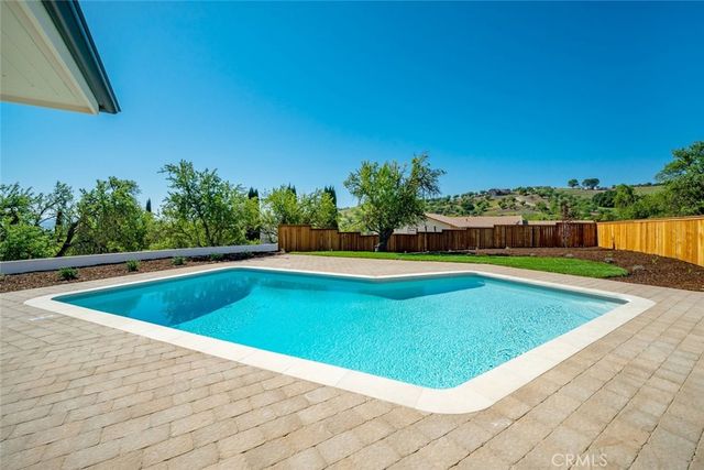 1026 Merry Hill Road, Paso Robles, CA 93446