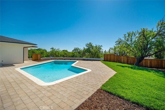 1026 Merry Hill Road, Paso Robles, CA 93446