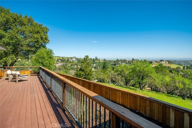 1026 Merry Hill Road, Paso Robles, CA 93446