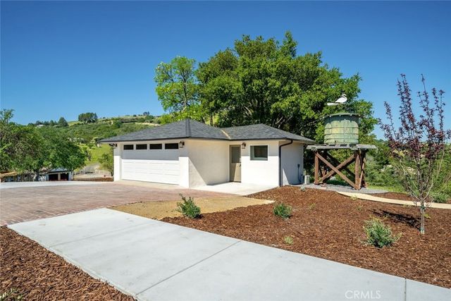 1026 Merry Hill Road, Paso Robles, CA 93446