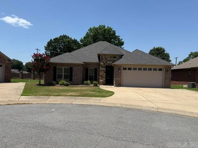 2415 EIGHTEEN Loop, Conway, AR 72034