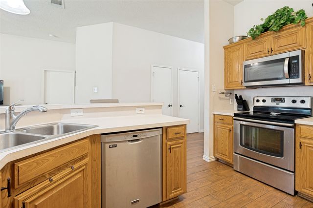 540 Cambridge Drive, Saginaw, TX 76179
