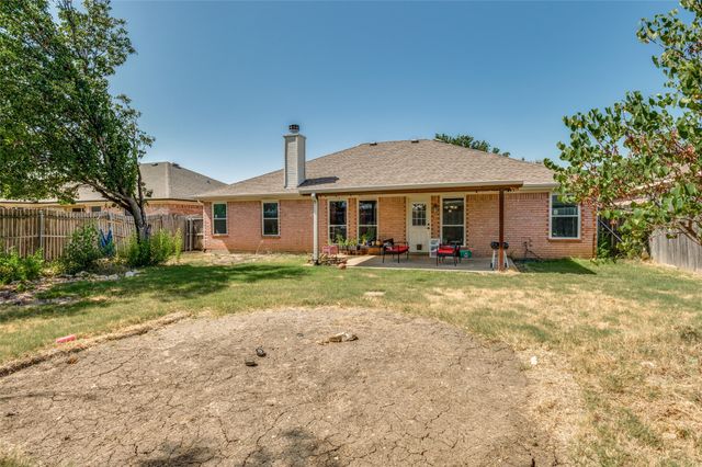 540 Cambridge Drive, Saginaw, TX 76179
