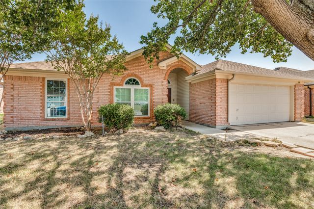 540 Cambridge Drive, Saginaw, TX 76179