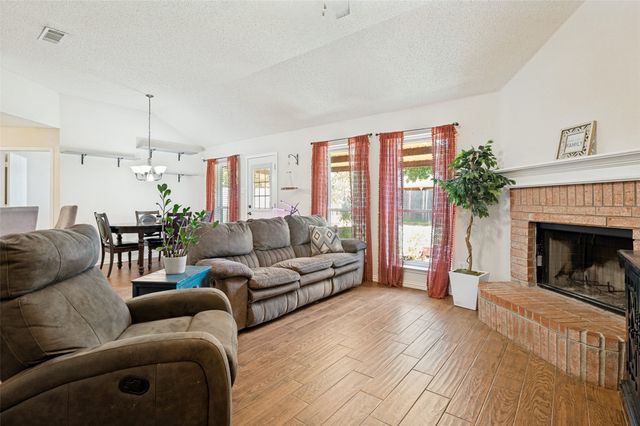 540 Cambridge Drive, Saginaw, TX 76179
